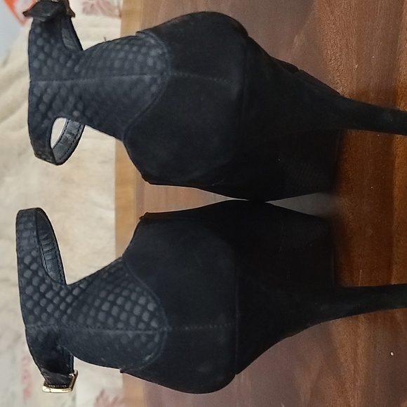 Chella 5 Inch Leather Heels by Steve Madden Black Size 7 1/2 - Picture 3 of 6